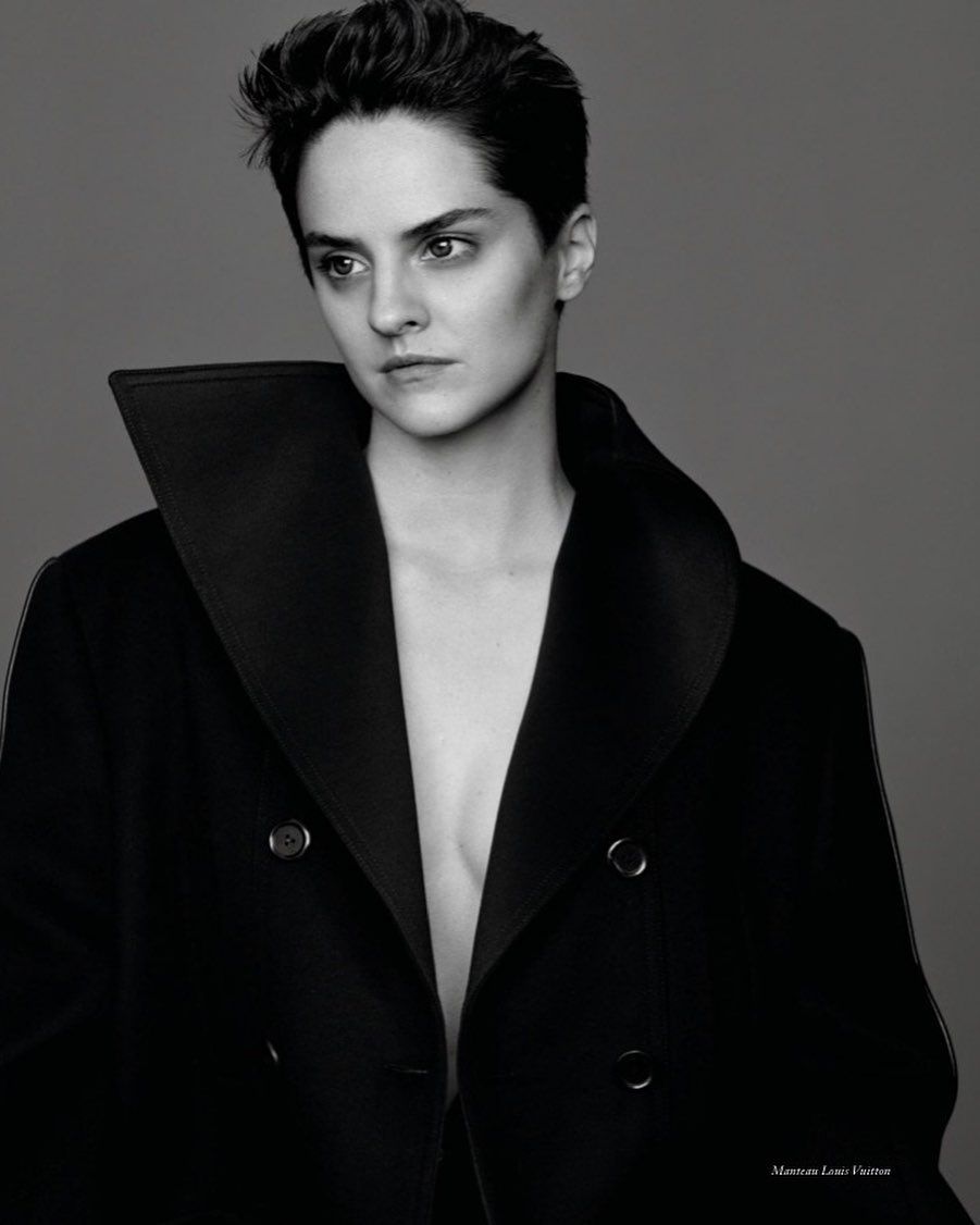 HotBeauties on X: Noemie Merlant is so hot with short hair   / X