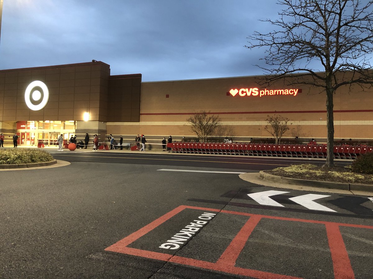 about 10minutes before ⁦<a href="/Target/">Target</a>⁩ opening about 35 people in line but more arriving as 7am approaches. Seems like later opening is a good idea in this environment. #NPDHoliday #BlackFriday
