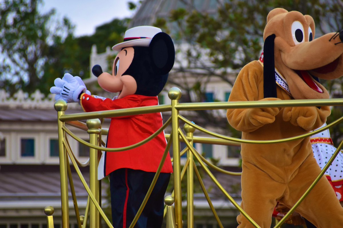 つぐ みなさんの写真みてるとほんとディズニー行きたくなる コロナで行けないの無理いいい イケミキみたいいいいい こっち向いてくれなかったあああ