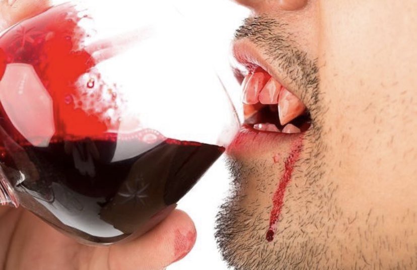 VampireFestival's tweet photo. Have a FANGtastic Friday, Virtual Vampires! 🧛🏻‍♀️❤️

How will you be spending yours? 

Perhaps re-creating a cocktail from one of the VAMPtastic masterclasses that was shown at the 2020 #IVFAF festival? 🍸🧛🏻‍♂️ 

#Vampire #IVFAF #weekendvibes https://t.co/jrMRfXZ5W8