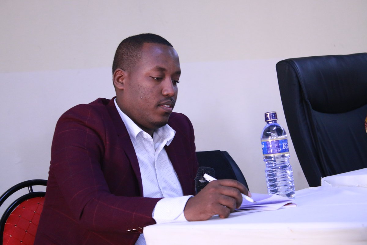 StdCongress's tweet photo. 1ère session de panel autour du sujet #Du_plaidoyer_ l’#élaboration des #politiques dans les #systèmes de #santé les panelistes sont #Dr_Sarah #Dr_Desire H #Edgard 
 avec 
@AchelLevy
 comme moderateur

@abem_burundi
 
@UNGCVS
 
@Ndakiranet
 
@InciSioNBurund1 https://t.co/cS8bUXIp6J