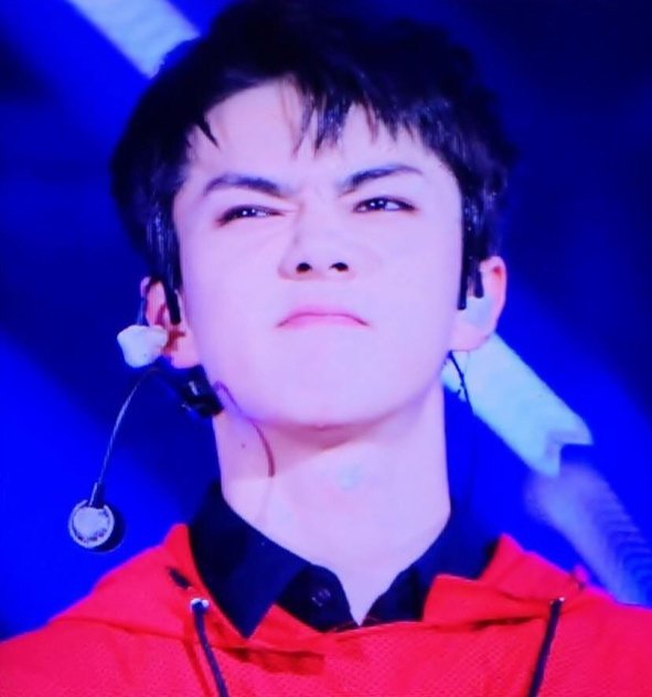 cutetinysehun's tweet photo. (>_<) #엑소세훈 #세훈 #SEHUN https://t.co/bHpS7Vw3nI