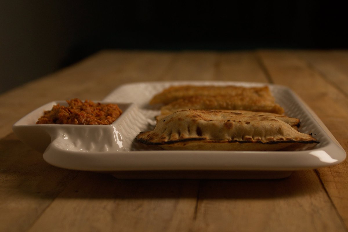 MotherChef_Maa's tweet photo. #MotherChef brings you a sassy dish  that you can either roast or fry - 𝗦𝗽𝗿𝗼𝘂𝘁 𝗣𝗼𝗰𝗸𝗲𝘁𝘀!

Whole wheat neat pockets packed with chatpata masala and goodness of sprouts.

For the hearty eaters and the health-conscious!

Recipe video coming soon 🔜
#recipes #indianfood https://t.co/aZNqaBS9HC