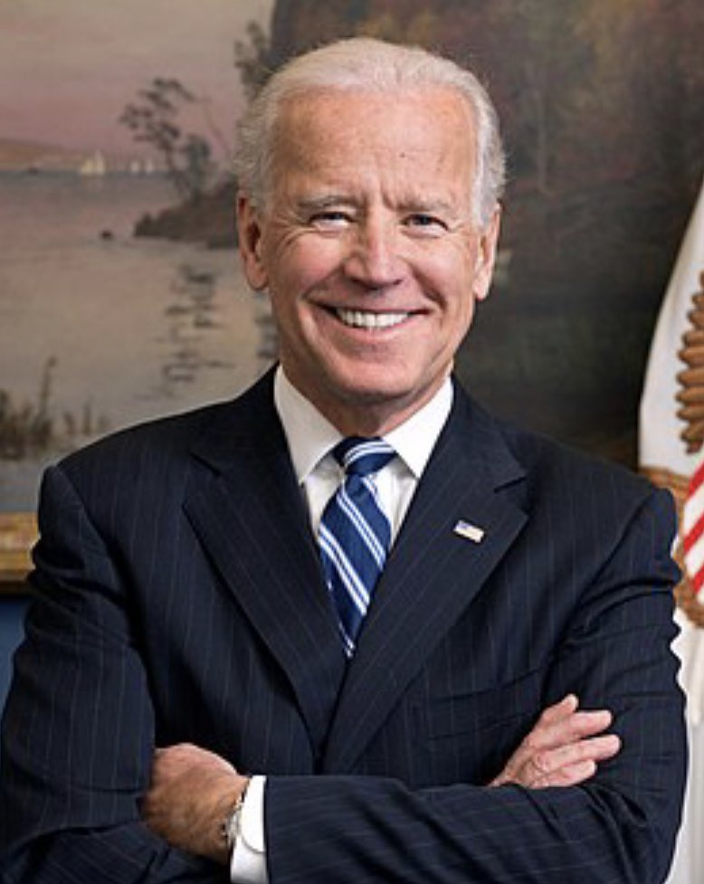 كثير من العرب يعتقدون أن  #بايدن من خلال بعض التصريحات التي أطلقها ضد #السيسي وحكام مستبدين آخرين في المنطقة قبل انتخابه تعني أنه سيقف بجوار الشعوب ضد الحكام هذا وهم كبير لأن بايدن انتخب ليخدم مصالح أمريكا وشعبها وطالما أن هؤلاء الحكام يخدمون مصالح أمريكا فلن يمس أحدا منهم