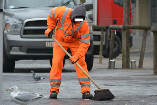 Servizi ambiente Toscana: 3 ATO, 3 Aziende - Guardare al futuro. Gestire i rifiuti all’interno della regione in maniera efficiente, economicamente e ambientalmente. Creare cabina di regia permanente con la partecipazione delle imprese e del sindacato...  bit.ly/2KCljbQ