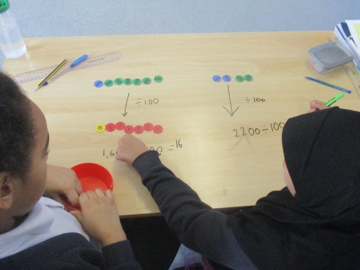 HillbrookMaths's tweet photo. Year 4 are exploring what happens when you divide a number by 100 - no 'just remove 2 zeros' for us! https://t.co/KtLzqfTNbT