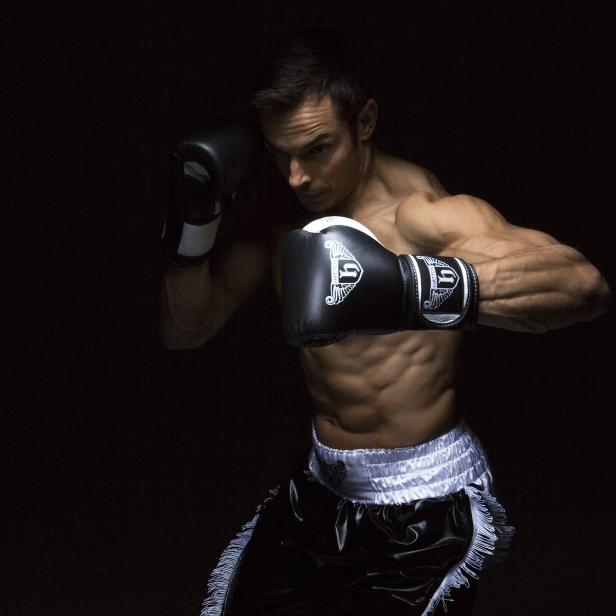 jordanfitnessuk's tweet photo. #BLACKFRIDAY🥊BOXING DEALS with 30% off @hattonboxing Gloves & Jab Pads...
.
Use code: BF20 at checkout
.
Who doesn't love a #Boxingworkout...
#blackfridayweekend #payday
#boxing #boxinglife #boxingsale
#boxingtraining #boxinggloves #BlackFridayDeals https://t.co/Hb17NE0RMC