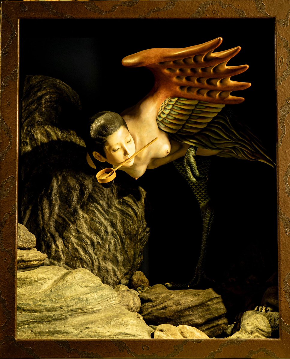 🤓❤️ #京極夏彦 先生の著書の表紙を飾る #荒井良 先生の張り子の現物