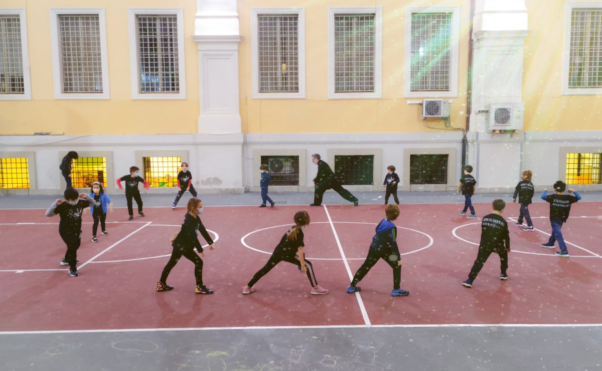 MarcoCapoccetti's tweet photo. Kung Fu nel cortile della scuola Di Donato
#Roma #esquilinomonamour #esquilino #piazzavittorio #kungfu #kungfukids #kungfuroma #gongfu #gongfucha #sevenstarmantiskungfu #settestelle #tanglang #qixingtanglangquan #chatsingtonglong #hongkong #marcocapoccettiboccia https://t.co/00Y1W1HL9e