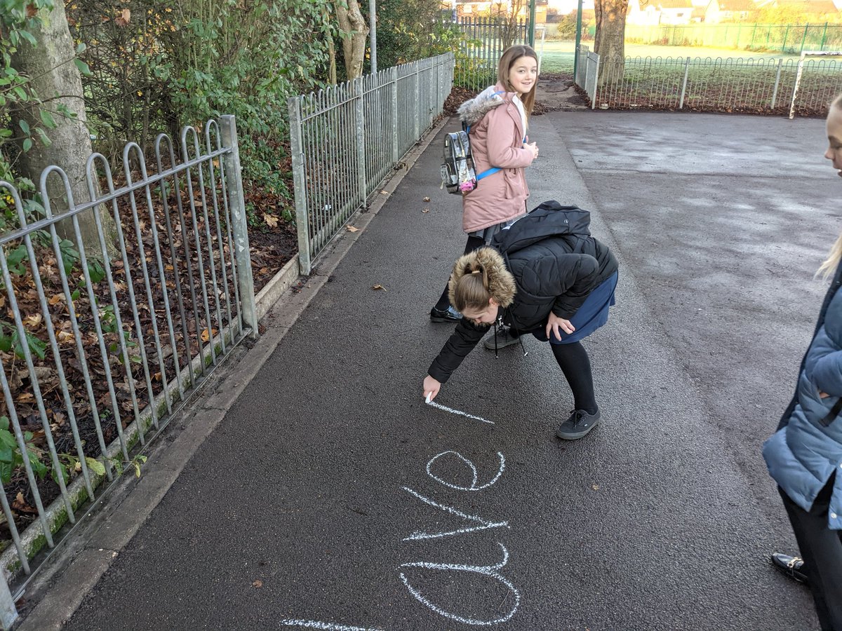 SpringCottagePS's tweet image. #SpringCottage6Tu started the morning with writing a number of positive messages around the school site. We wanted to spread joy and positivity around the school. The other children came out to find these at playtime 😊🙌 #Positivity #KindnessIsInfectious