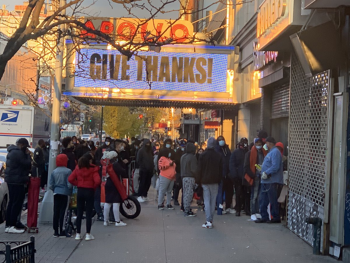 sold_inc's tweet photo. And this is why #linedudes politely declined any #ps5 #linesitting requests for #blackfriday. Total chaos! Police on the scene. No clear cut line formation at the front!!! Not something we want to be a part of!! #happythanksgivng #socialdistancing #wearamask #xbox #playstation5 https://t.co/We52StLTTd