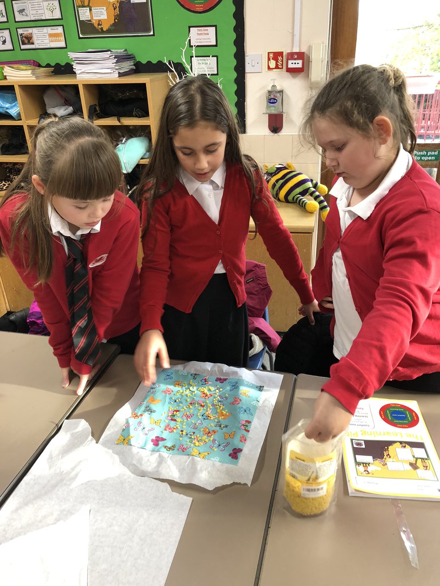 SanSior's tweet photo. Diolch, thank for teaching us to make sustainable beeswax wraps #enlli @WrapsFabric https://t.co/JMjJjUFkiH