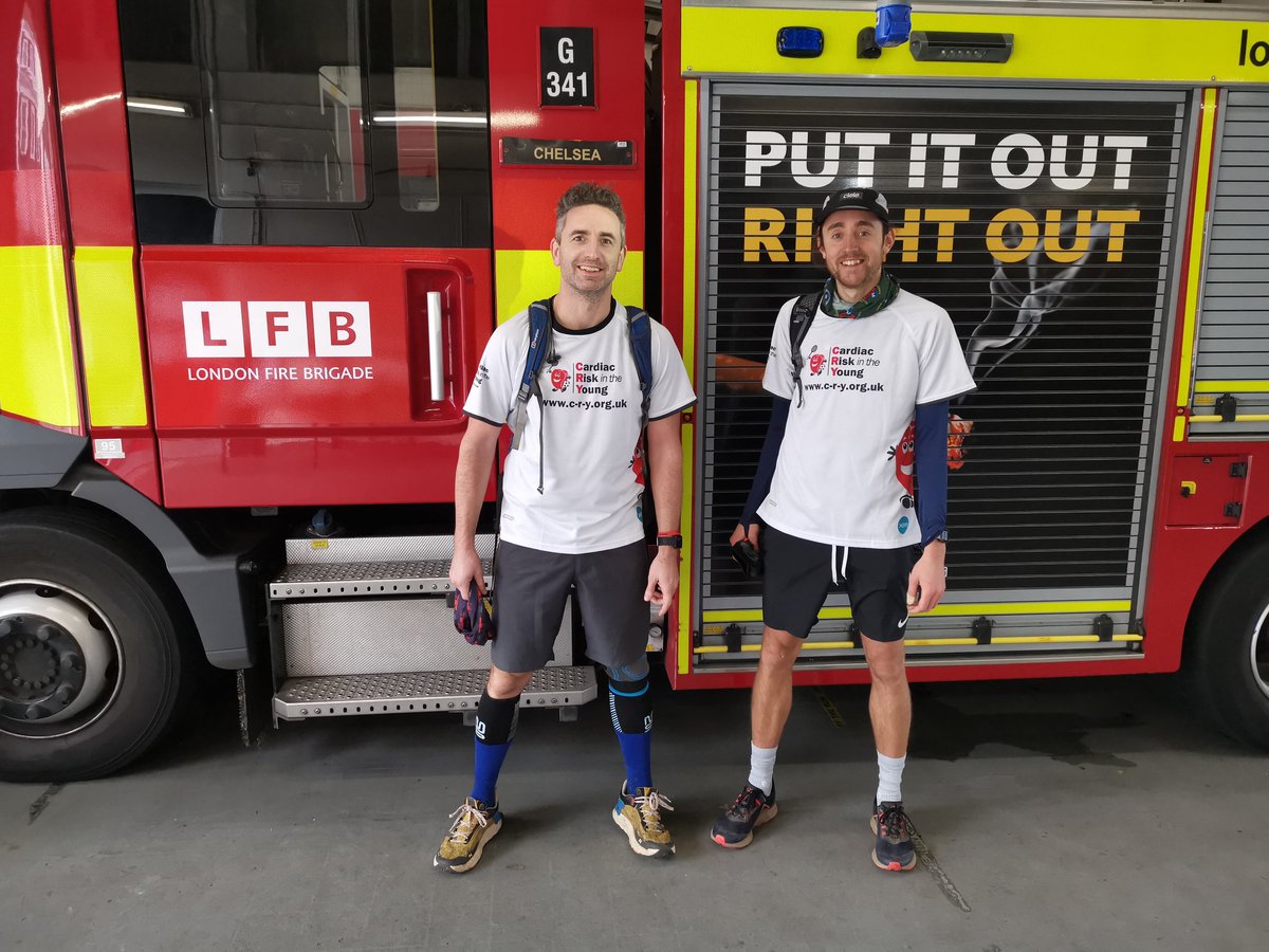 Can we get a cheer for Danny Hyde Barking B/W and his brother Tom who just stopped in for some water, they are running 30 Miles in aid of C-R-Y, see their story below <a href="/LFBBarkDag/">LFB Barking & Dagenham</a> <a href="/LondonFire/">London Fire Brigade</a> ⬇️justgiving.com/fundraising/da…