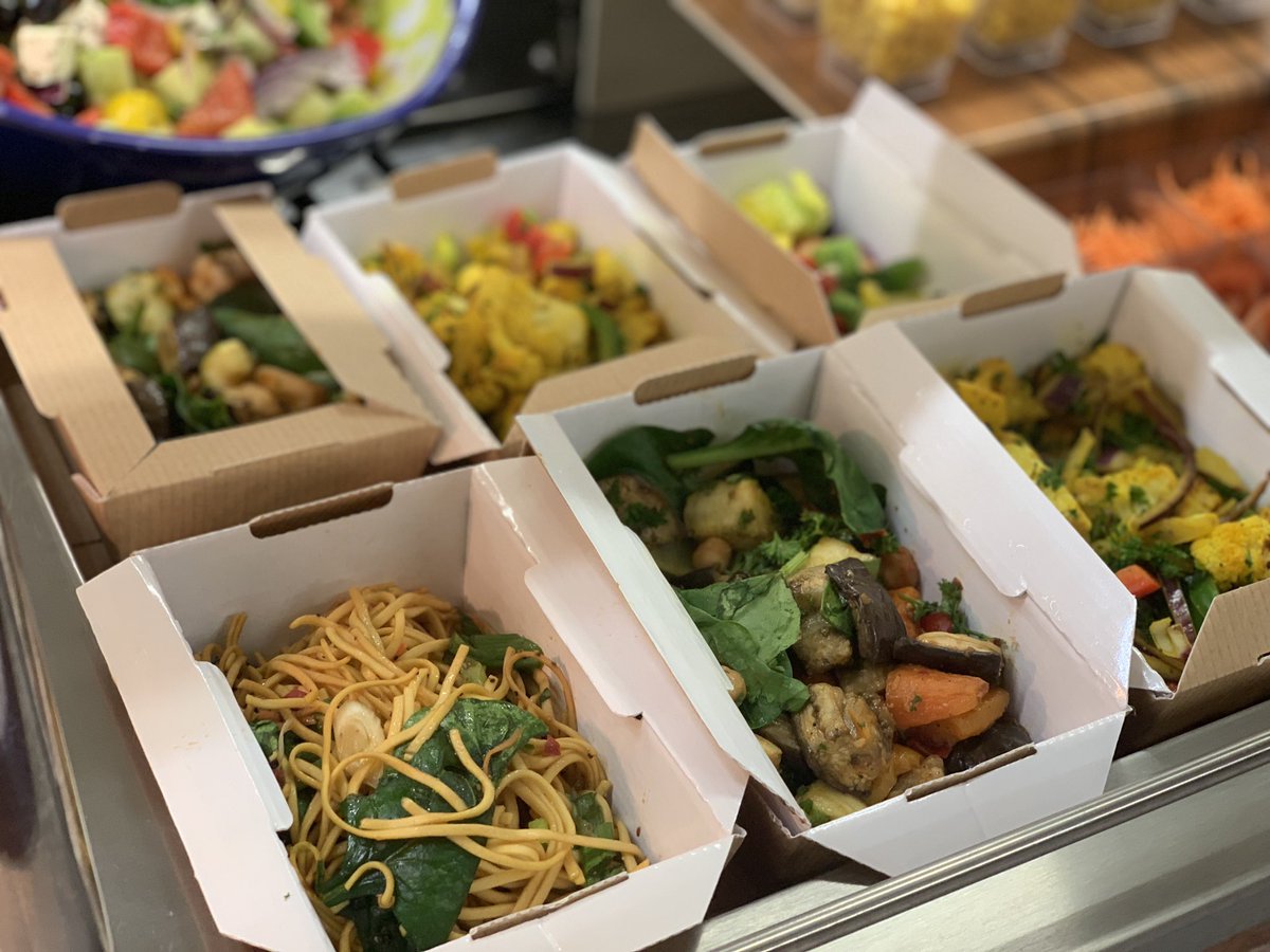 Salad boxes for lunch today @NBHSchool Senior School, Hampstead. The pupil get a choice as a light meal offer, @NBHS_Head #heathyeating #salad #vegansalad #goodfood @Thomas_Franks_