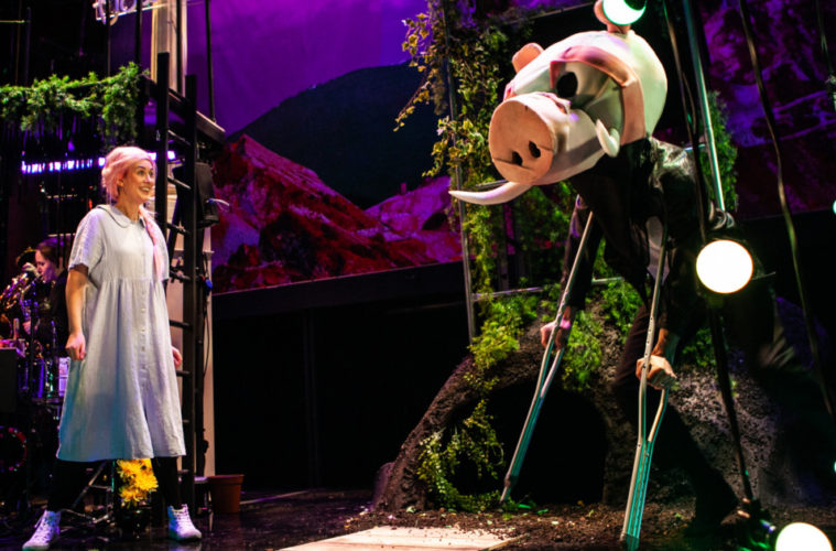 Also we always travel to  @theeggbath for their brilliant Christmas shows. We particularly loved Rapunzel last year, look at that set by  @RLVize. We loved the nerdy awkward romance between the Rapunzel and the Prince. And  @DavidRidley1123's music!