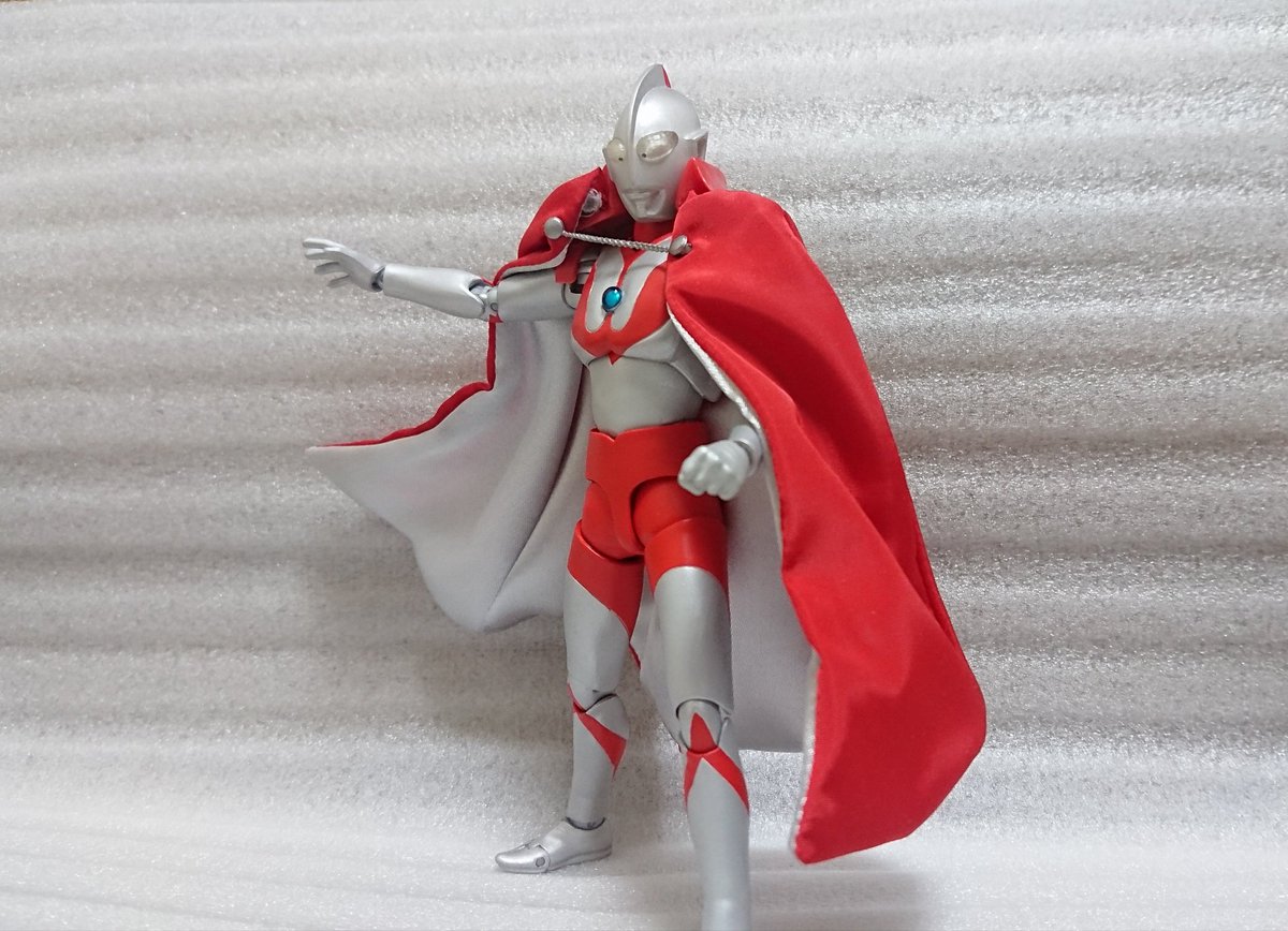 寒河江 航 やっぱりこのポーズがしっくりくる 歴戦の勇者感が半端なく伝わる Shフィギュアーツ ウルトラマン バンダイ プレミアムバンダイ ブラザーズマント