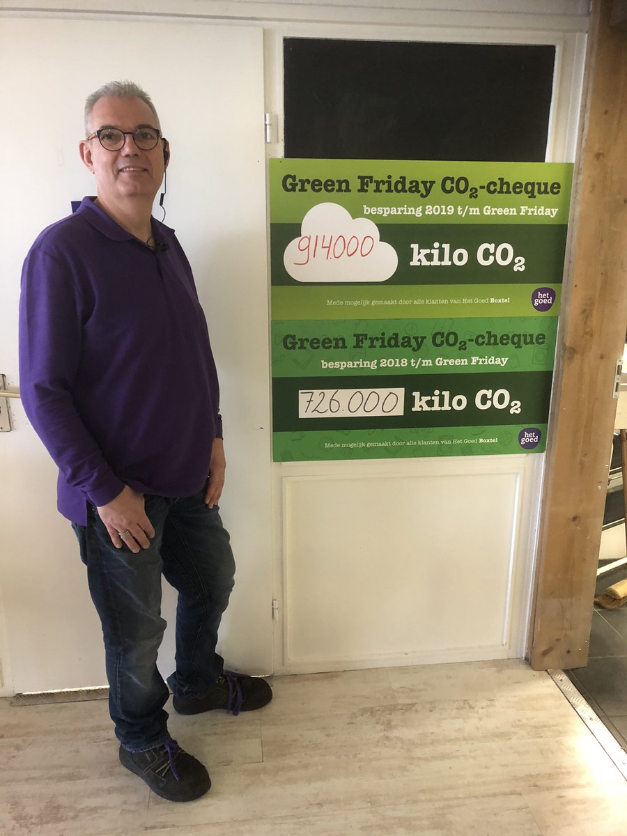 PMVDWIEL's tweet photo. Geen Black Friday maar Green Friday. Groen tegengeluid: 1 kg hergebruik=1 kg CO2 besparing.  @HetGOED @Boxtel reikte mij CO2-besparingscheque 2020 uit. 1.184.000 kg CO2-besparing. Komt overeen met CO2-opname van ruim 162.185 bomen, die samen bos vormen van ruim 649 voetbalvelden https://t.co/bMQ0trQODe
