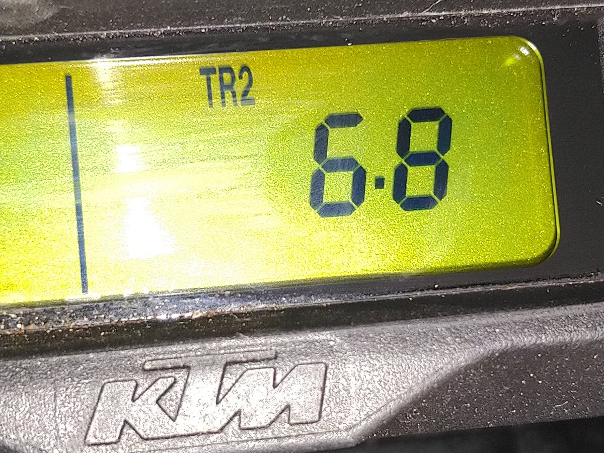 KTM819O4's tweet photo. #バイク押し #無事帰還 #積み込み完了
本日の歩行距離6.8km!
明日は点検整備とバッテリー交換に持って行きます(^_^ゞ https://t.co/TST9A2AKCL