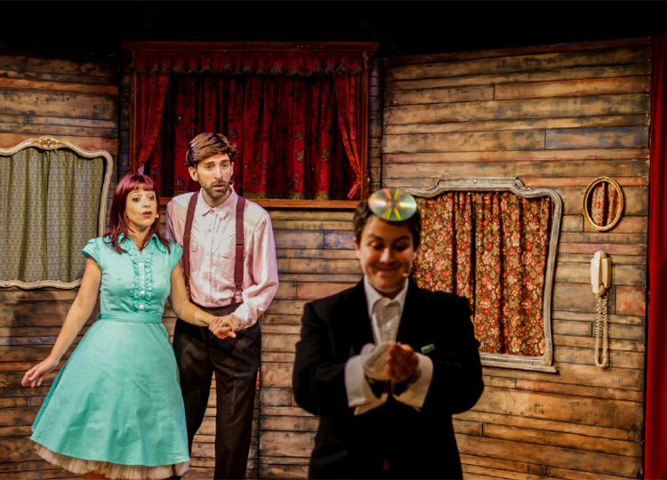 #SQV Aquest diumenge torna la programació teatral familiar a la Patronal.

🎭 <a href="/RiallesSQV/">Rialles Sant Quirze</a>  organitza la representació de "En Patufet (i els seus pares)" de la companyia <a href="/TeatreNu/">Teatre Nu</a> 

ℹ️ 1€ de cada entrada es destinarà a <a href="/la_marato/">La Marató de 3Cat</a> 

📲 Enllaç entrades 👉 bit.ly/2Jehuci