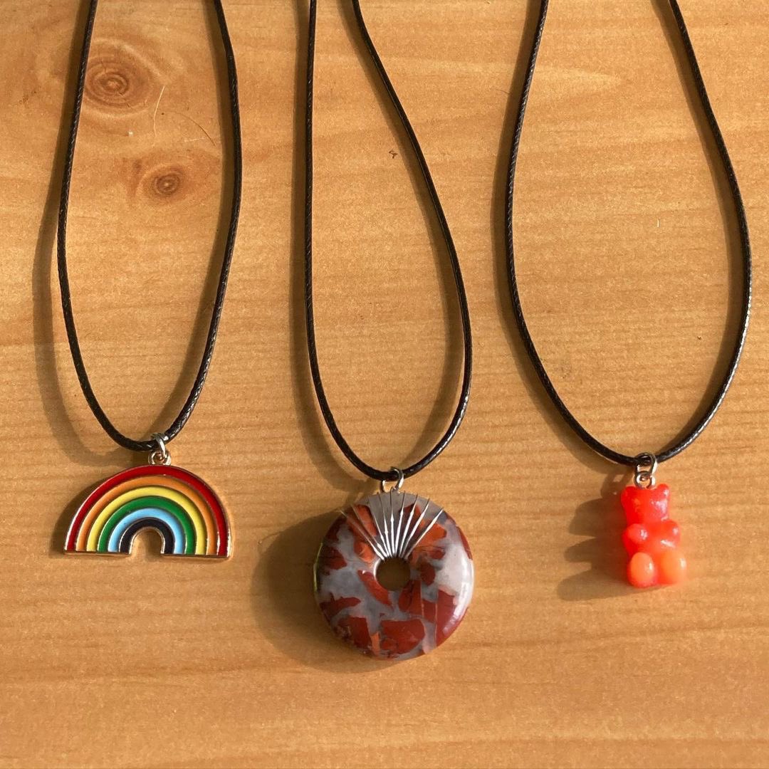 its_lele_baby's tweet photo. Shop with a small business today, you can get yourself a completely original and unique gift and support an artist at the same time at Color Drip! #BlackFriday #shopsmallbusiness #giftideas https://t.co/3rPnD3K5qX https://t.co/0ESqqG3KR7