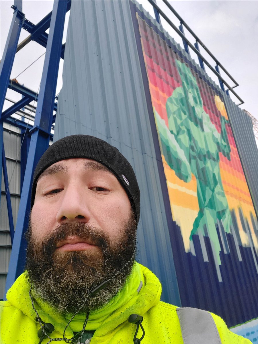 DYK: The artists created the murals over a two-month time period. See more pictures of their work in our photo gallery:  https://www.gordiehoweinternationalbridge.com/en/gallery&nbsp;  #GordieHoweBridge  #P3  #CommunityBenefits