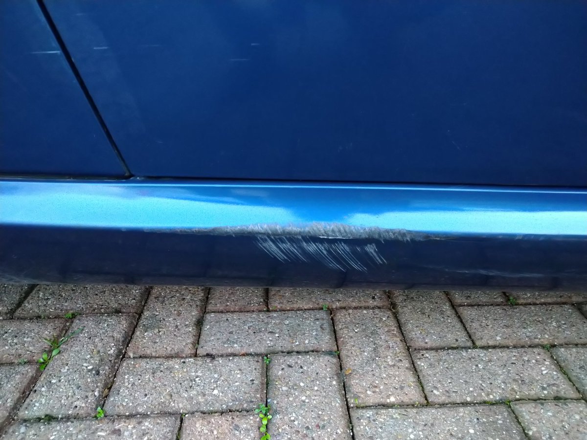 rockerblonde's tweet photo. Yesturday damage from being driven into in the morning on myy way to work looks much much worse before it got cleaned. #friday #dayafter #cars #moneypits #accident #scratch #scuff #ohwell #safe https://t.co/pE0Mk8RRNg