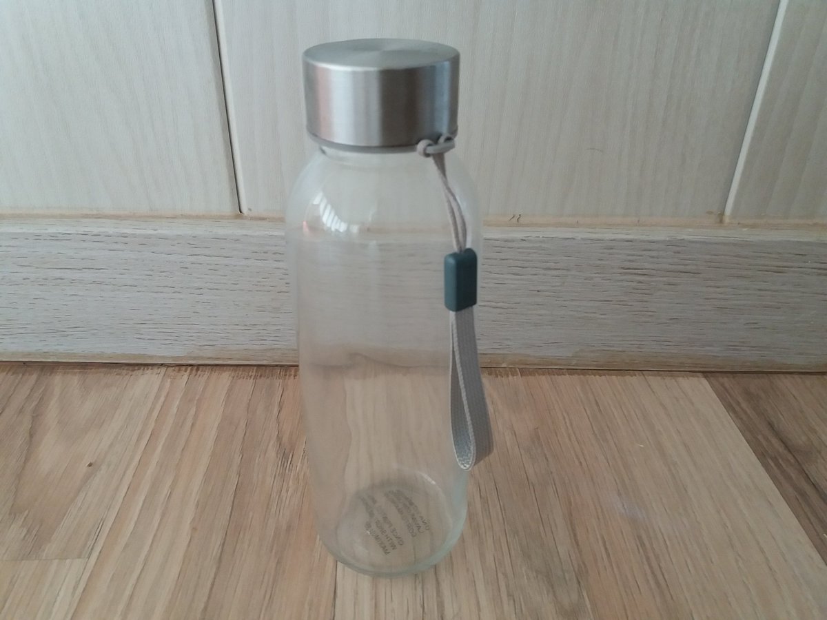 martisoriano's tweet photo. #SetmanaEuropea de #PrevenciódeResidus #EWWR2020 👇 
/ bossa per al pa i carmanyola per entrepà
/ bossa reconvertida per la fruita
/ detergent d'#ebrebio amb envàs reutilitzat
/ ampolla d'aigua de vidre reutilitzable 
Evitem plàstics🛑!
 #AmpostaResidu0 @EvaMataSendra @JForaste https://t.co/zzcNkgmexd