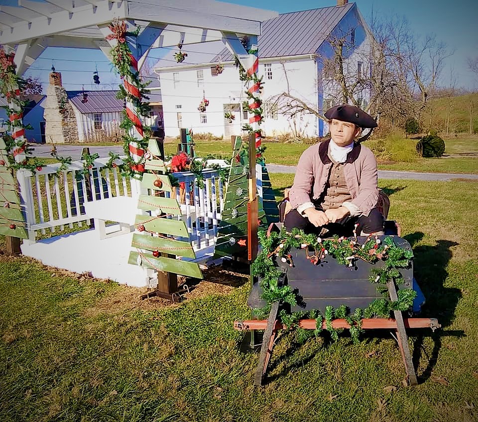 The Christmas Gazebo at the Conococheague Institute Museum and Library is ready for your family photos! Stop by for your festive photos and explore the grounds and trails while you art there. #ChristmasPicPlaces #RecreateResponsibly