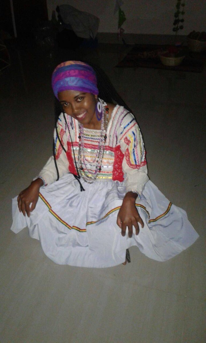 ValeQinaya's tweet photo. Celebro que el @Sepmudbo ya tiene directora 👏🏾👏🏾👏🏾
#WendyPérez tiene amplia trayectoria en la lucha contra el racismo, por los derechos de las mujeres y por la justicia social en general. Es parte de muchas redes internacionales, en Bolivia de #CONAFRO y de la Alianza de Mujeres https://t.co/0EI1cky8qg