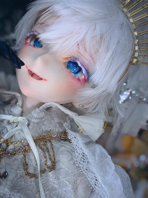 夜空みたいにコロコロ表情が変わって写真撮るのが楽しい(*'∀`*)実は下から覗き込むとキバがあります。水色口内パーツにするか迷ったんですが、黄色→水色→紫→マゼンタ→ピンクの色合いが綺麗だったのでピンク 