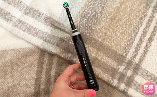 FreeStuffFinder's tweet photo. 🏃‍♂️Grab the @OralB Genius X Limited Toothbrush for JUST $99 (Reg $200) + FREE Shipping for the @Amazon Black Friday Sale!

Get Yours ---> https://t.co/Cd6f5H941n
#ad #freestufffinder #OralBBlackFriday #OralBPartner https://t.co/ofZ5nhQAOq