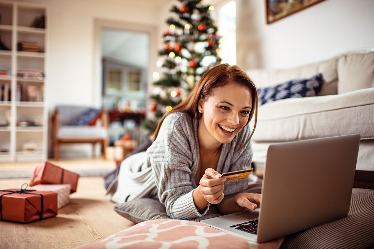 HomeTrust_Bank's tweet photo. Crush your holiday shopping this #Black Friday and #CyberMonday using your HomeTrust Bank Visa debit card. Take advantage of layers or security to keep your money safe. Plus, securely pay in-person and contact-free using Mobile Wallet. https://t.co/9nIHgmyqAt
