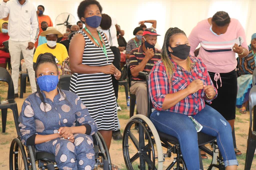 dardlea_mpu's tweet photo. Agriculture, Rural Development, Land and Environmental Affairs MEC Vusi Shongwe commemorated the disability month at Kabokweni by donating farming implements to various care centres. He encouraged farmers living with disabilities to continue farming despite their challenges. https://t.co/F3Xblv5atX