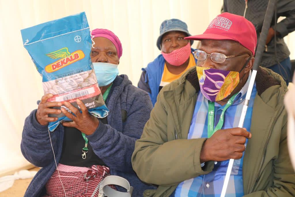 dardlea_mpu's tweet photo. Agriculture, Rural Development, Land and Environmental Affairs MEC Vusi Shongwe commemorated the disability month at Kabokweni by donating farming implements to various care centres. He encouraged farmers living with disabilities to continue farming despite their challenges. https://t.co/F3Xblv5atX