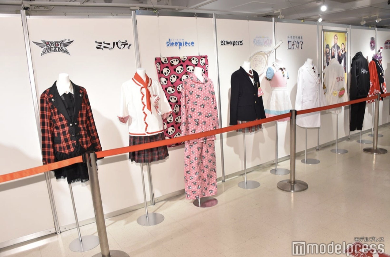 缶バッヂdd さくら学院まではちょっと と言うメイトさんもいるかと思いますが さくら学院時代 重音部 のbabymetal衣装も展示されてるようです さくら学院未知の方はなんのこっちゃかも知れませんが三姫が着用した衣装が展示されてるかもね タワレコ 缶バッヂdd さくら学院まではちょっと と言うメイトさんもいるかと思いますが さくら学院時代 重音部 のbabymetal衣装も展示されてるようです さくら学院未知の方はなんのこっちゃかも知れませんが三姫が着用した衣装が展示されてるかもね タワレコ