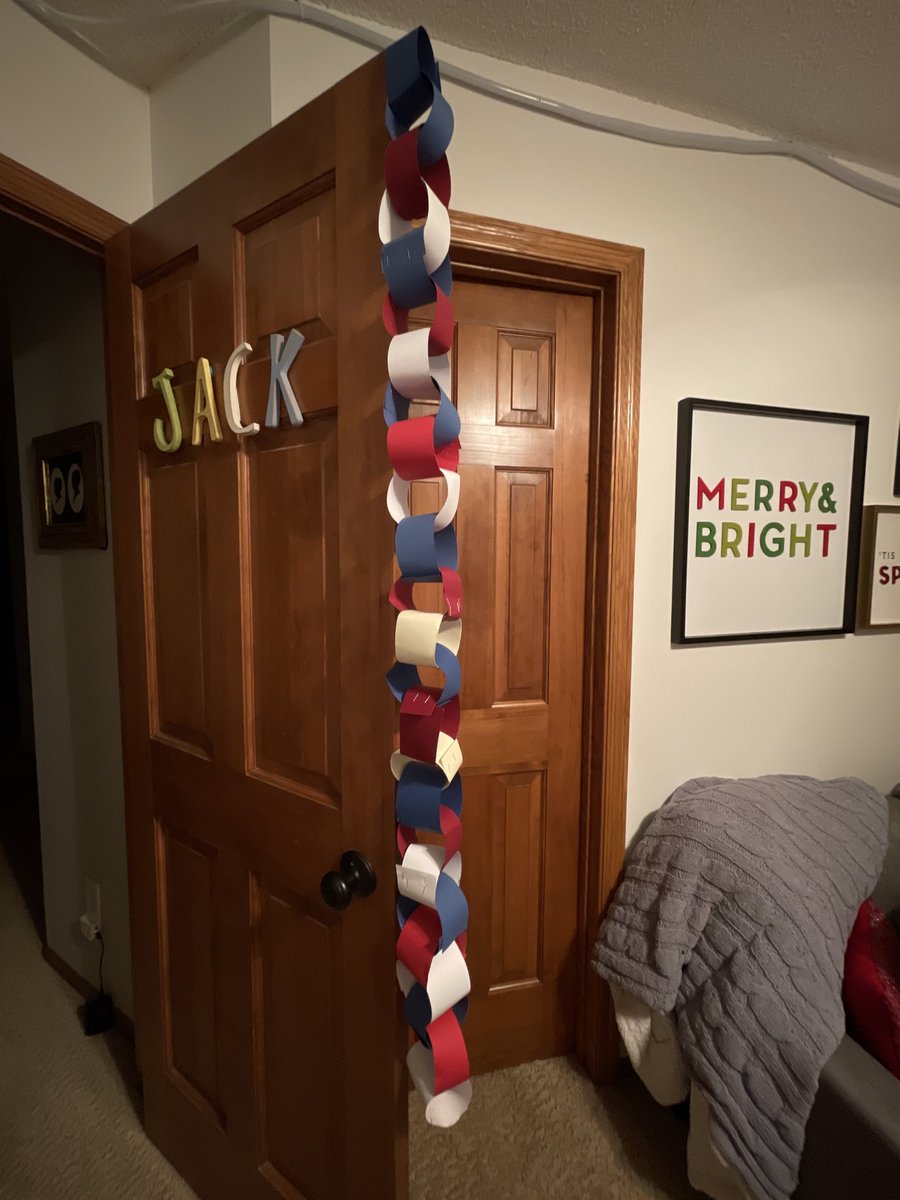 RdyTechGo's tweet photo. "I made a paper chain counting down the days until @RdyTechGo opens again!" Thankful for all the new friends we've met since opening at @mallofamerica and for the privilege of inspiring young technologists like Jack aka "Happy" who can't wait until we reopen Dec 19 😊 https://t.co/pZWUCd8gYD