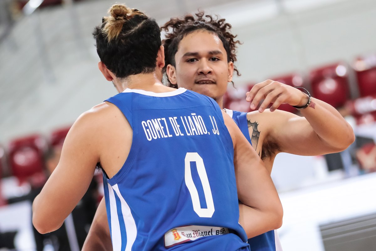 dolphtrythis's tweet photo. HALF: 🇵🇭 Gilas 53 - 🇹🇭 Thailand 29. #FIBAAsiaCup @spinph https://t.co/CNOHPidFCQ