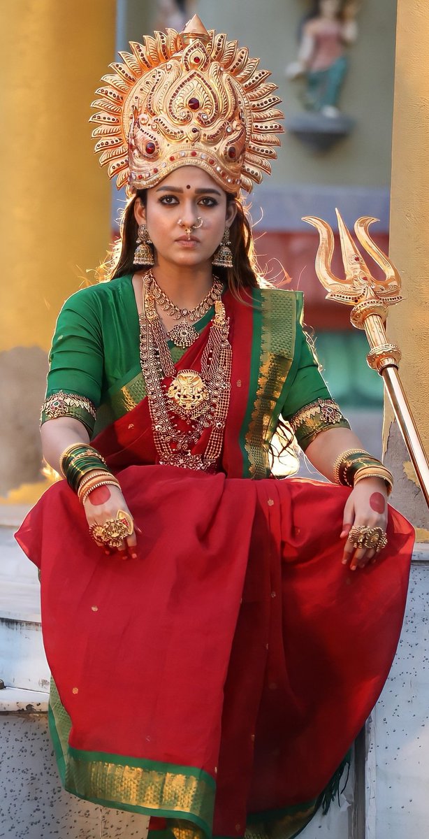 Thalaiviii Nayanthara as Goddess Mookuthi Amman!  ~ A Thread  #LadySuperstar  #Nayanthara