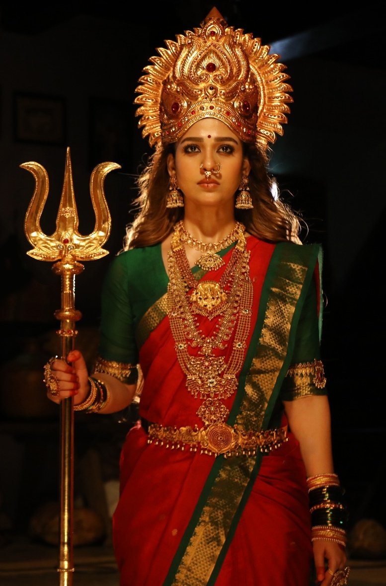Thalaiviii Nayanthara as Goddess Mookuthi Amman!  ~ A Thread  #LadySuperstar  #Nayanthara