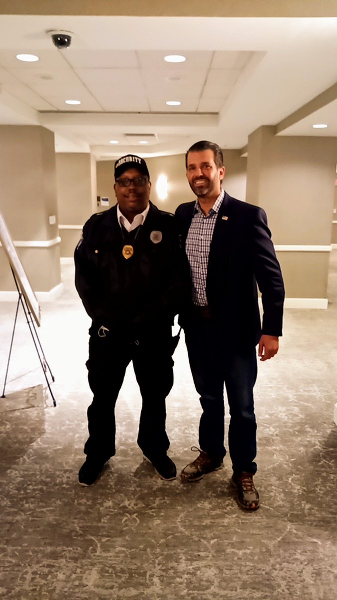 I didn't want to do this but @DonaldJTrumpJr took 15 minutes out of his busy day and treated me better than BLM ever could. Thank you all. https://t.co/21Ia4Ge9wF