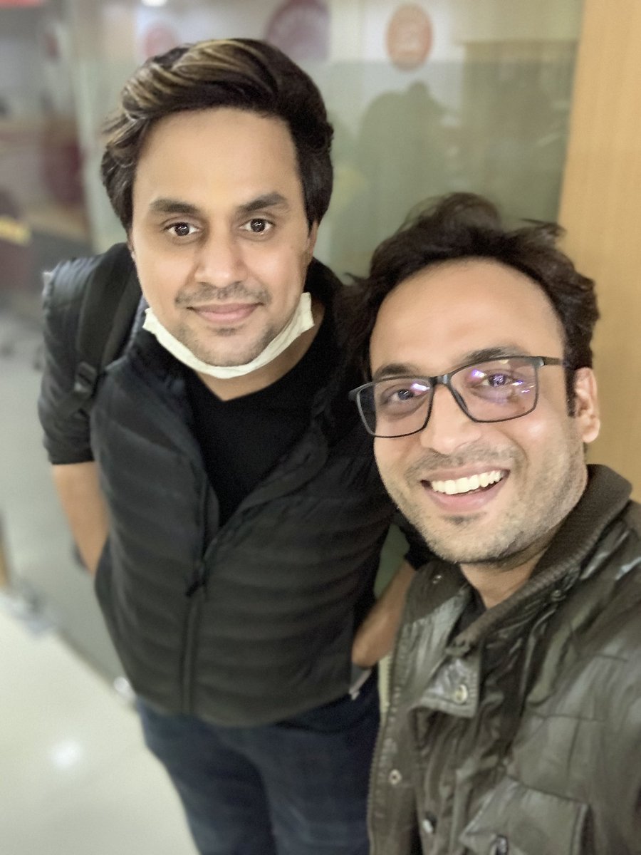 alokmishra99's tweet photo. आज RedFm लखनऊ की रौनक़ बढ़ाई आप और हम सब के चहेते #Bauaa ने।
@rjraunac
#BeBauaa https://t.co/2ZZf7yvm02