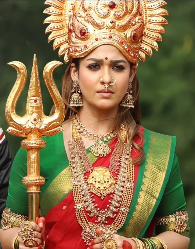 Thalaiviii Nayanthara as Goddess Mookuthi Amman!  ~ A Thread  #LadySuperstar  #Nayanthara