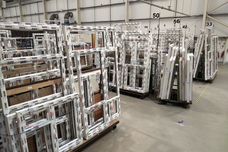 CustomadeGroup's tweet photo. Record week - 4998 frames in the week - huge effort last week from the Polyframe Norwich team. Thanks guys - that was a big weekend! #customade #polyframe #rehau #PVCuwindows https://t.co/C9dodqaI88