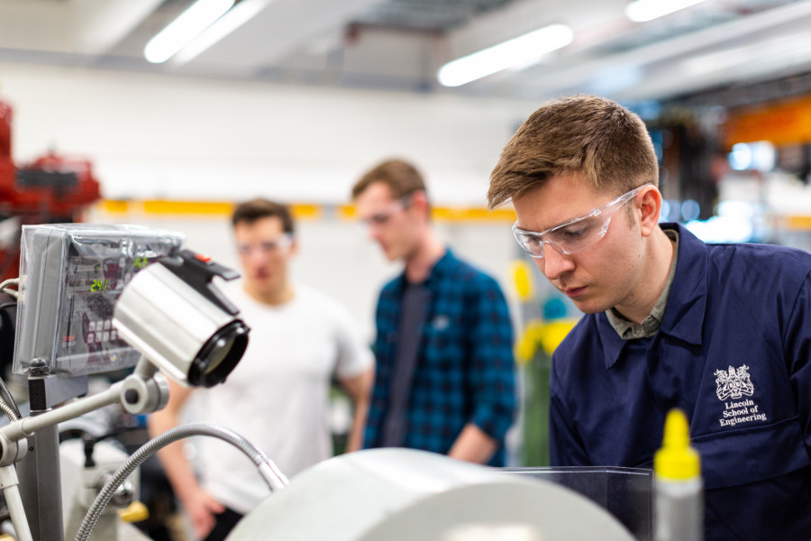 mainwareTech's tweet image. Spreading of know-how and the power of visualization are some of the reasons why #AR is an attractive option for many industrial companies in substituting the old-fashioned learning methods and service processes. 👷‍♂️ Find out about the strengths of AR: mainware.com/blog/108
