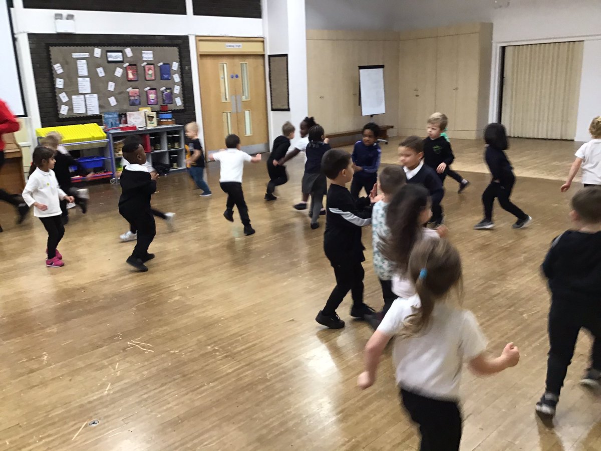 BartonMossCPS's tweet image. Today in PE, Reception were learning how to travel in different ways, moving to a space without bumping into other children. @mrsunsworth35 #eyfsphysicaldevelopment