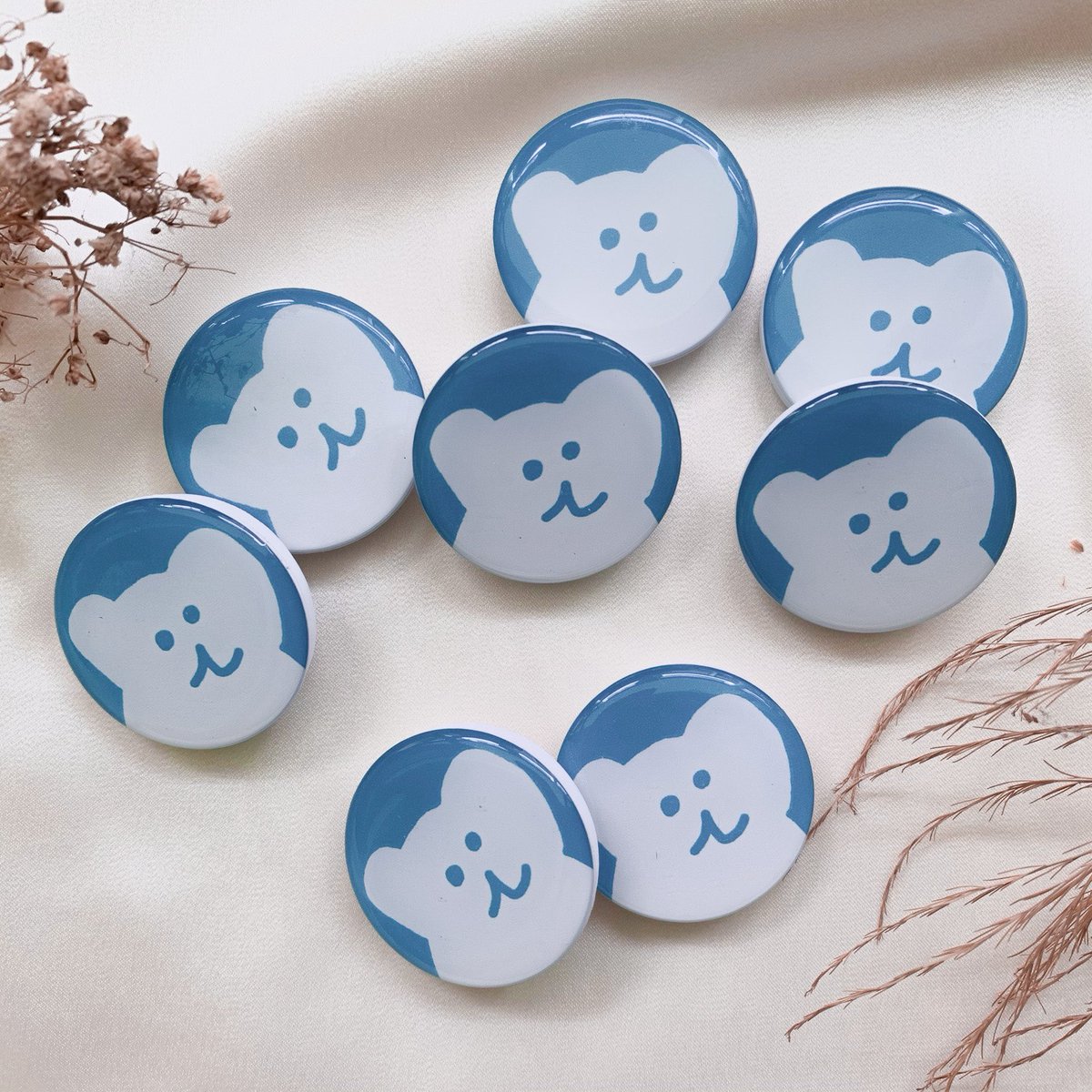 tsaniindaeyo's tweet photo. 🦄 GIVEAWAY 🦄
Popsocket buat 2 orang

Syarat : 
Like + RT + Rep Dom
RT twt dibawah ini (link dibawah)

Good luck! https://t.co/gM50YafIzf