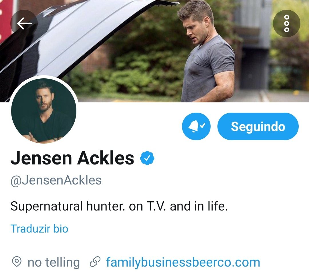 mishajackles's tweet image. nenhum deles mudou a foto de perfil ou a header ou a bio mas o dia que eu acordar e misha collins estiver usando outra foto que não seja o cas e jensen tirar o "supernatural hunter" da descrição eu serei uma pessoa TRISTE