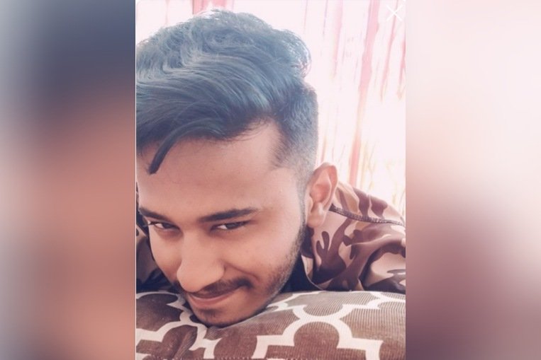 serpent_bros's tweet photo. That moment when your gf says "aaj movie chalte hai, aur corner wali seat book krna."
You be like: https://t.co/ugcSagxoXk