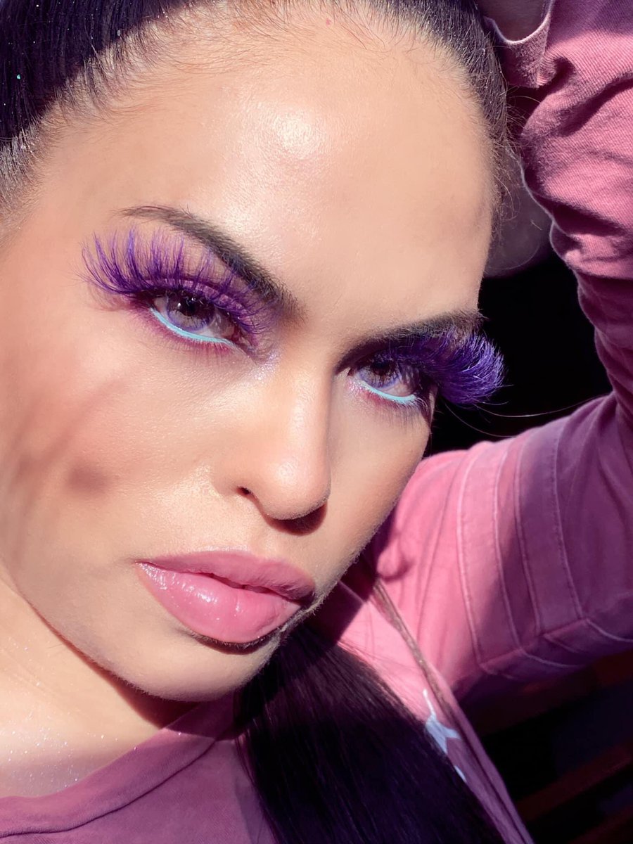 New contacts are available along with lots of deals <a href="/XtineMBeauty/">Christine Marie</a>  this color is called #daydream 💜 Therainbowstations.com