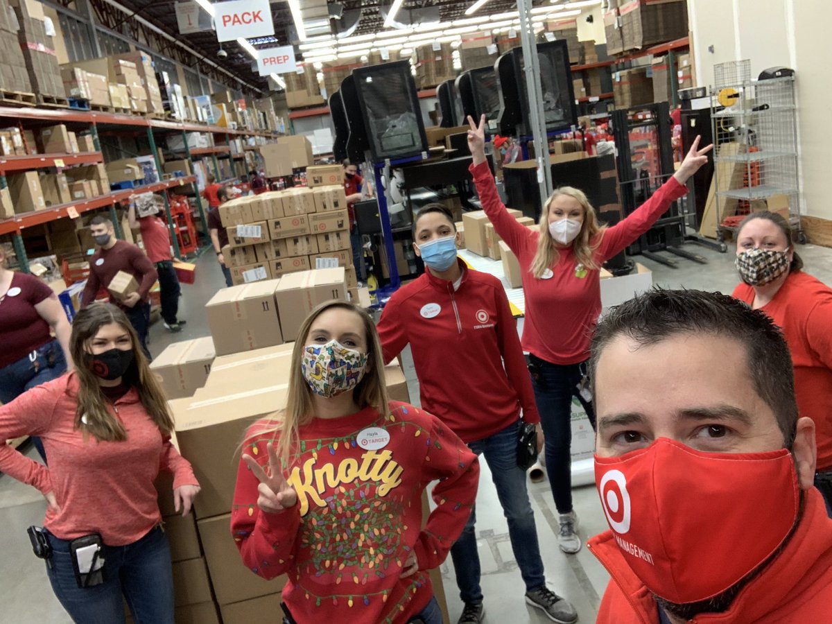 SethBuell81's tweet photo. #T1364 is missing @ContrucciJoe on #BlackFriday this year! They are still cranking out some fulfillment numbers to make you proud! #MissingJoeC #D140 #IndyTeam #IsItReallyThanksgivingIfJoeDoesntVisit https://t.co/NdrMuQzDEc